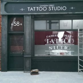 Construction-front-of-the-tattoo-studio